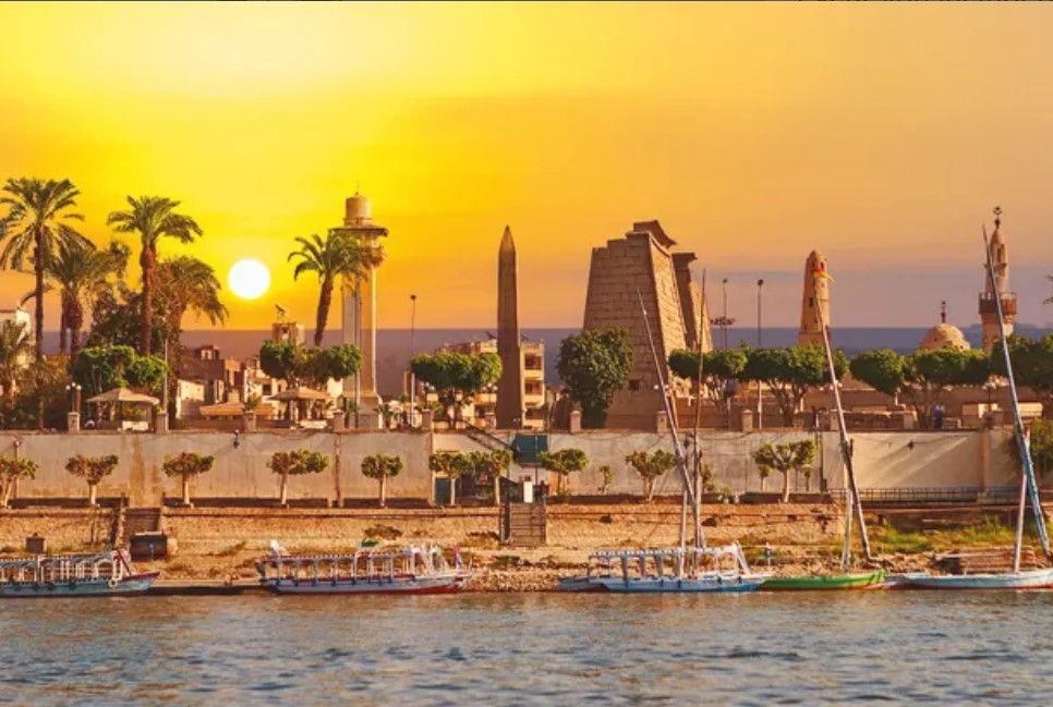 Joga oddih med križarjenjem po reki Nil